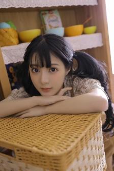下面一边肥大